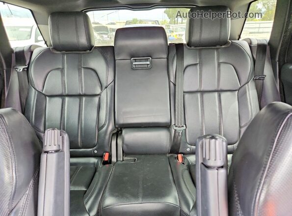 SALWR2FVXHA136701 2017 LAND ROVER RANGE Black Widok tylnych siedzeń