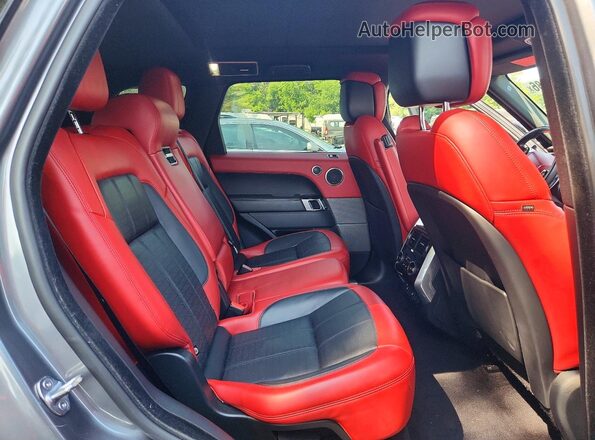 SALWV2SVXJA812460 2018 LAND ROVER RANGE Gray Rear interior view