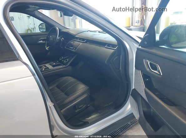SALYB2RN9JA768006 2018 LAND ROVER RANGE ROVER VELAR Gray Widok wnętrza z przodu