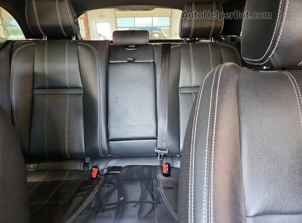 SALYL2EX2KA210732 2019 LAND ROVER RANGE Black Rear seats view
