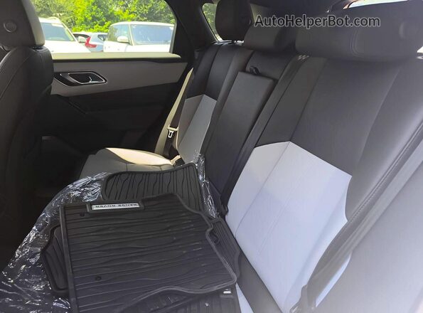 SALYL2EX4TA833142 2026 LAND ROVER RANGE White Widok komory silnika