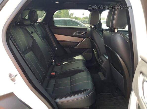 SALYL2RX9JA772314 2018 LAND ROVER RANGE White Rear interior view