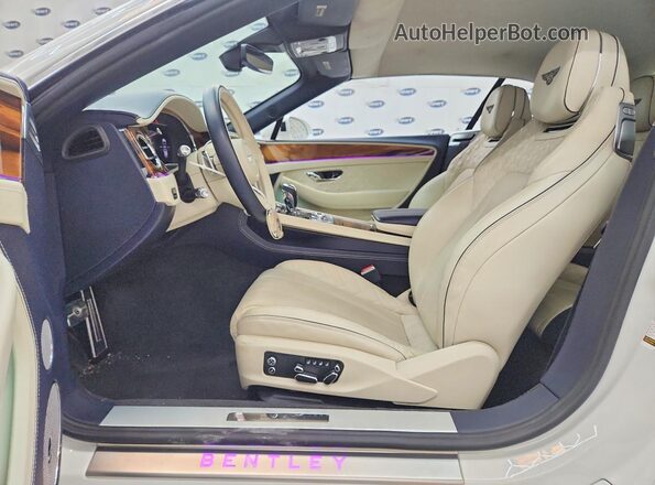 SCBDG4ZG9NC004464 2022 BENTLEY CONTINENTAL White Front interior view