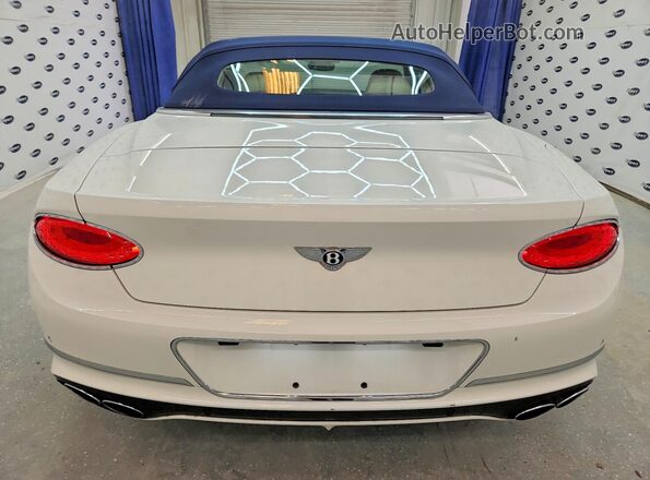 SCBDG4ZG9NC004464 2022 BENTLEY CONTINENTAL White Rear view