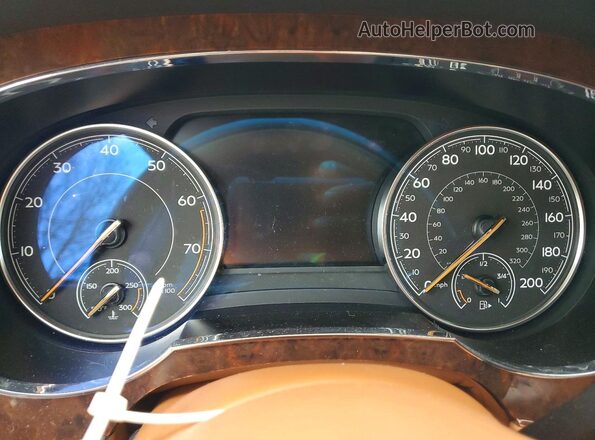 SJAAC2ZV7HC014561 2017 BENTLEY BENTAYGA Черный Вид щитка приборов