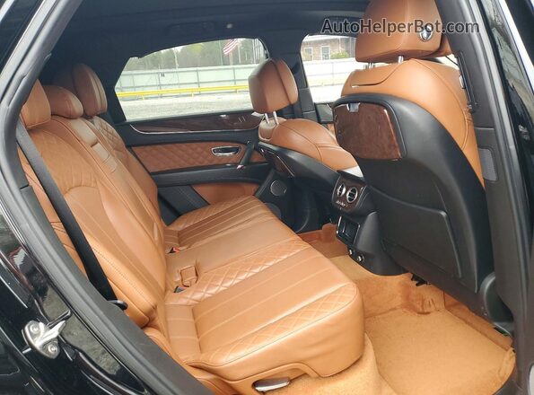 SJAAC2ZV7HC014561 2017 BENTLEY BENTAYGA Черный Вид задней части салона