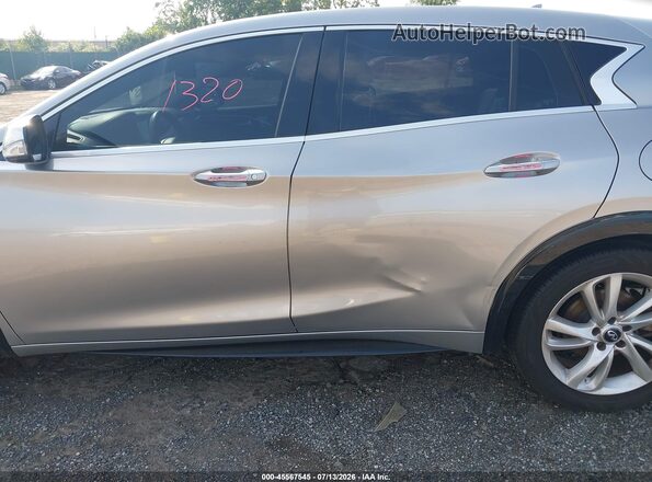 SJKCH5CP1HA033734 2017 INFINITI QX30 Silver Front view