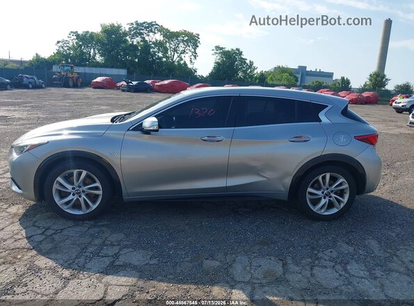 SJKCH5CP1HA033734 2017 INFINITI QX30 Silver 360 interior view