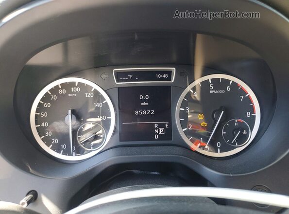 SJKCH5CP2KA010275 2019 INFINITI QX30 Красный Вид щитка приборов