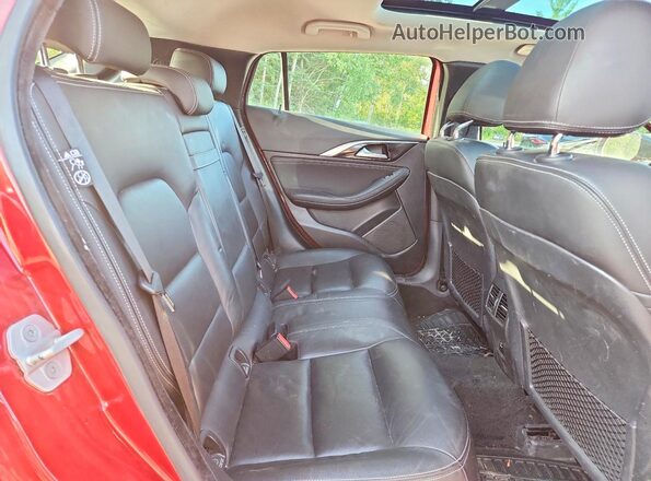 SJKCH5CP3HA025568 2017 INFINITI QX30 Red უკანა სავარძლების ხედი