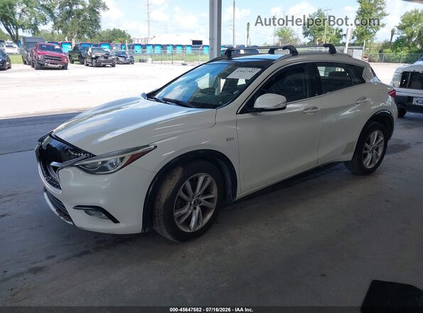 SJKCH5CP3HA028745 2017 INFINITI QX30 White Vista tres cuartos delantera izquierda