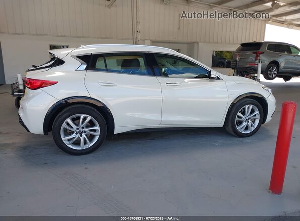 SJKCH5CP3HA037462 2017 INFINITI QX30 White Rear interior view