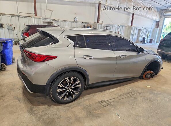 SJKCH5CR1HA024646 2017 INFINITI QX30 Серебряный Задняя правая четверть