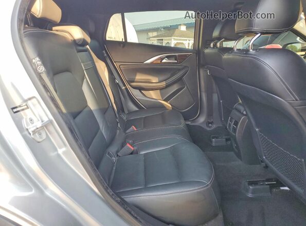 SJKCH5CR2HA016197 2017 INFINITI QX30 Gray უკანა სავარძლების ხედი