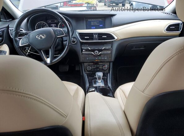 SJKCH5CR2HA017205 2017 INFINITI QX30 Brown Vista del salpicadero