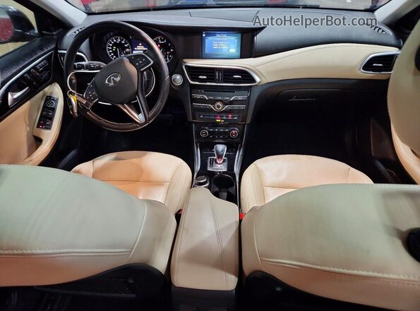 SJKCH5CR2KA011668 2019 INFINITI QX30 Burgundy Vista del salpicadero