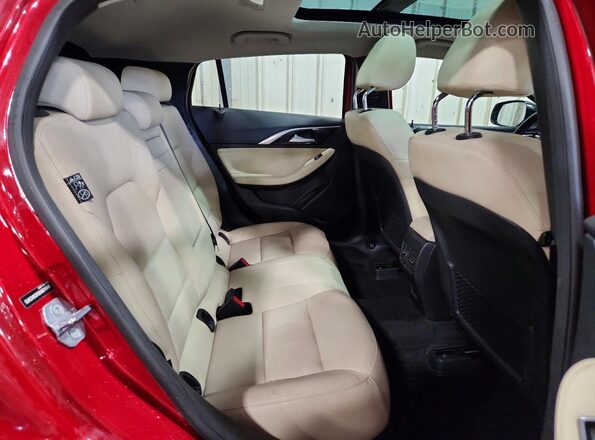 SJKCH5CR2KA011668 2019 INFINITI QX30 Burgundy Vista interior trasera