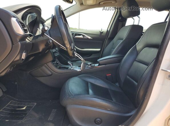SJKCH5CR5HA039196 2017 INFINITI QX30 White Widok wnętrza z przodu