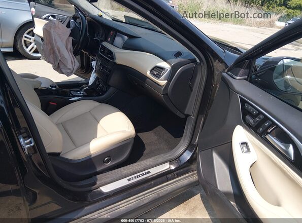 SJKCH5CR8JA045211 2018 INFINITI QX30 Black Вид салону спереду