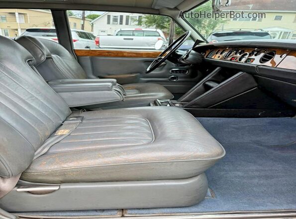 SRX6202 1968 ROLLS-ROYCE SILVER Серебряный Вид салона спереди