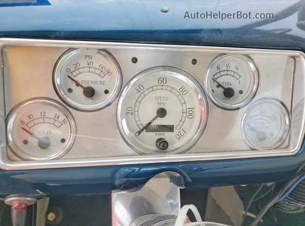 SW95160PA 1940 FORD TD Зеленый Вид щитка приборов