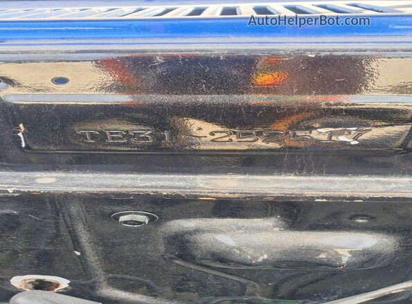 TE31252517 1977 TOYOTA COROLLA Blue Vista del compartimento del motor