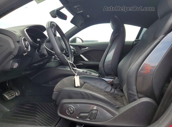TRUAEAFV3K1007042 2019 AUDI TT Red Widok wnętrza z przodu
