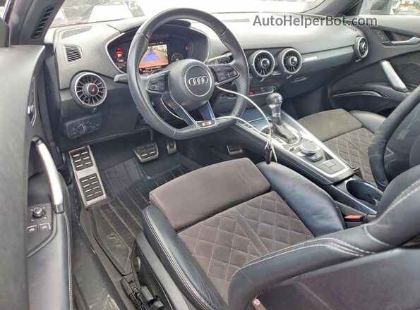TRUAEAFV3K1007042 2019 AUDI TT Red Widok deski rozdzielczej