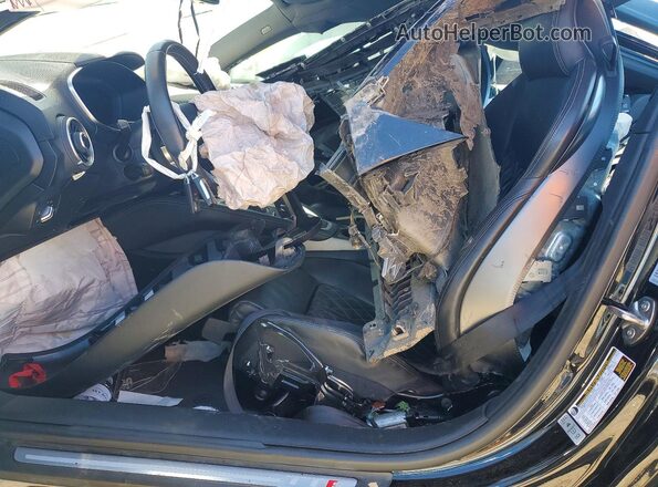 TRUC1AFVXG1029230 2016 AUDI TT Черный Вид салона спереди