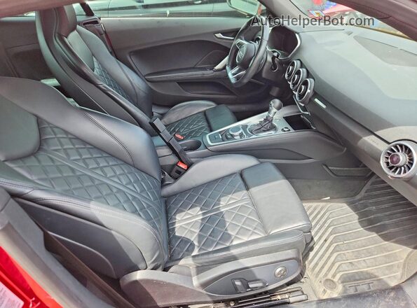 TRUC5AFV3H1004157 2017 AUDI TT Red Widok deski rozdzielczej