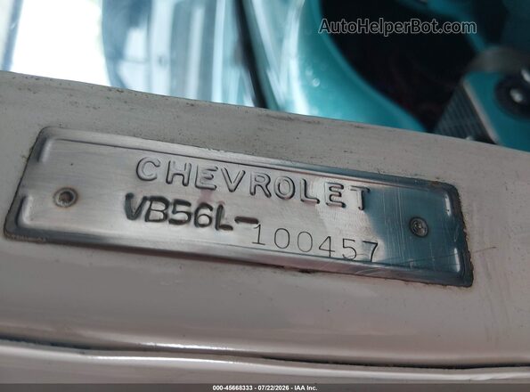 VB56L100457 1970 CHEVROLET BEL Teal Widok komory silnika
