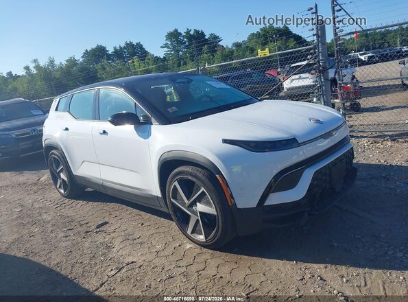 VCF1ZBU20PG005945 2023 FISKER OCEAN White Widok wnętrza z tyłu