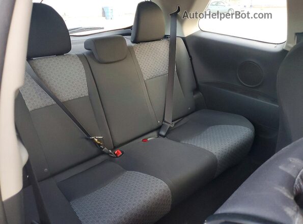 VNKJTUD32GA057142 2016 TOYOTA YARIS Blue Հետևի նստատեղերի տեսք