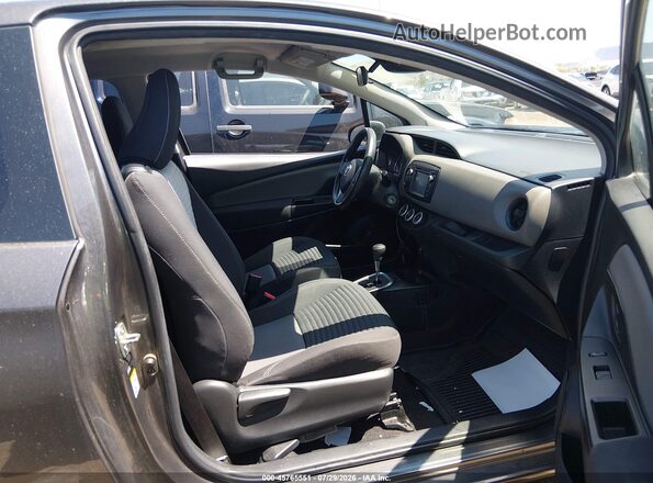 VNKJTUD37JA093934 2018 TOYOTA YARIS Gray Սալոնի դիմացի տեսք