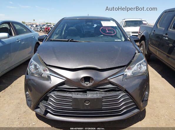 VNKJTUD37JA093934 2018 TOYOTA YARIS Gray Դիմացի տեսք