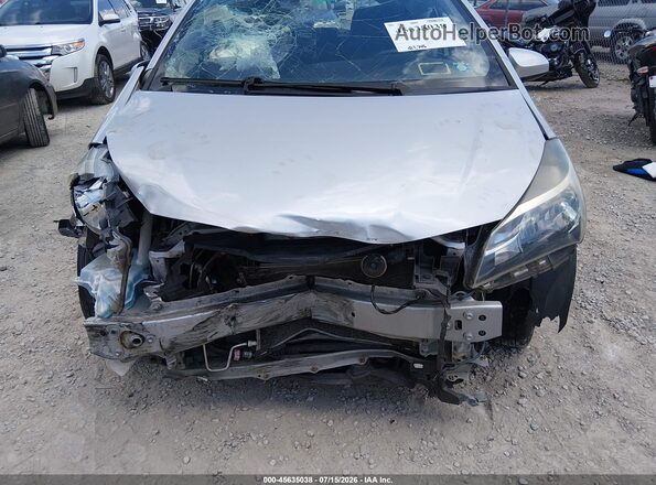 VNKKTUD30GA063039 2016 TOYOTA YARIS Silver წინა ხედი