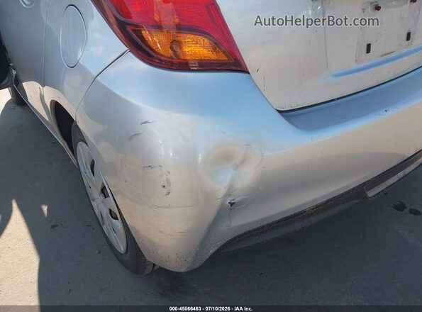 VNKKTUD32HA073007 2017 TOYOTA YARIS Серебряный 