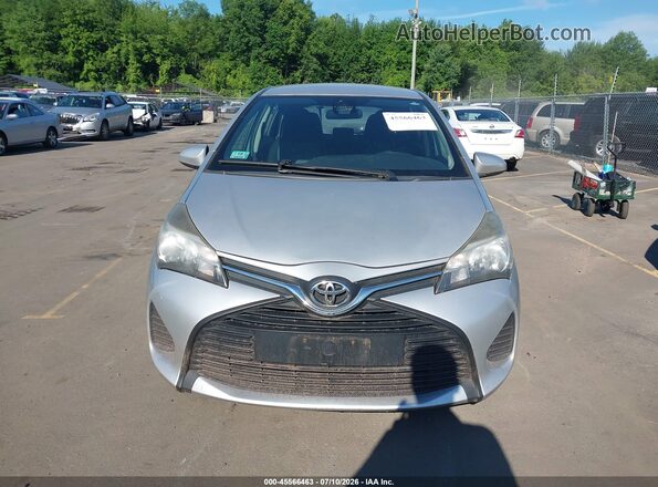 VNKKTUD32HA073007 2017 TOYOTA YARIS Серебряный Вид щитка приборов