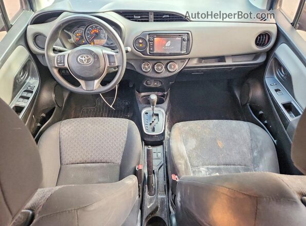 VNKKTUD32HA083374 2017 TOYOTA YARIS Blue Вид панелі приладів