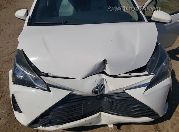 VNKKTUD32JA088032 2018 TOYOTA YARIS White უკანა სალონის ხედი