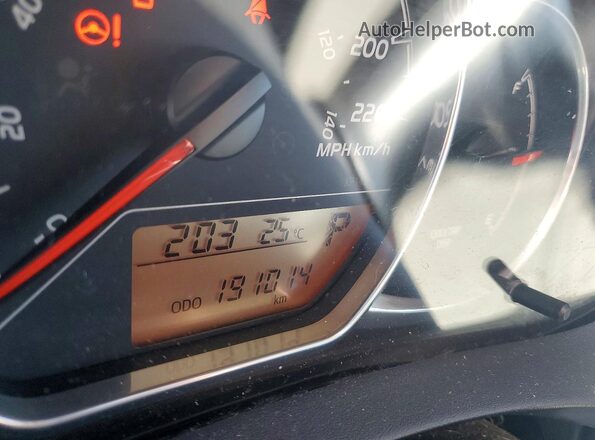 VNKKTUD32JA088032 2018 TOYOTA YARIS White ხელსაწყოთა პანელის ხედი