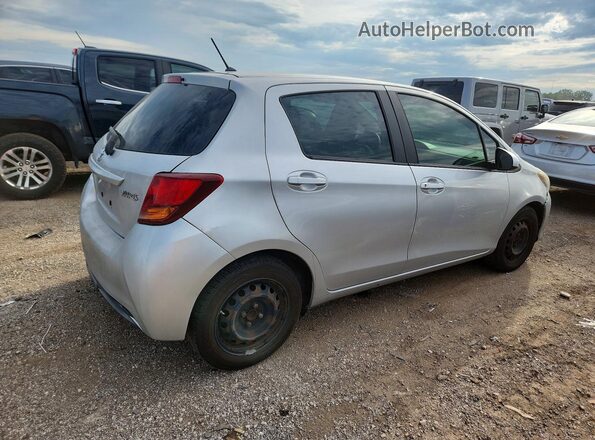 VNKKTUD33GA065822 2016 TOYOTA YARIS Silver Trasero derecho