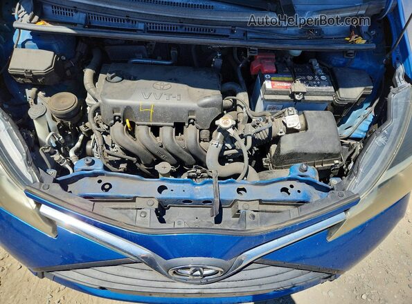 VNKKTUD35HA081327 2017 TOYOTA YARIS Blue Widok komory silnika