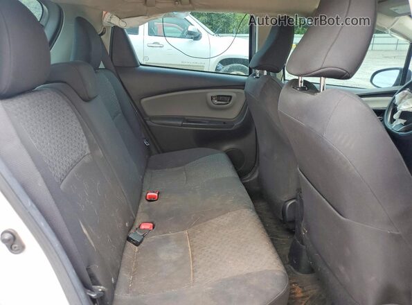VNKKTUD37GA062616 2016 TOYOTA YARIS Silver Հետևի նստատեղերի տեսք