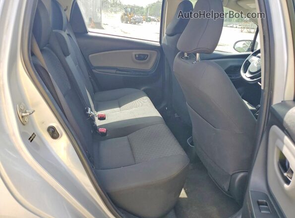 VNKKTUD37GA063717 2016 TOYOTA YARIS Silver Հետևի նստատեղերի տեսք