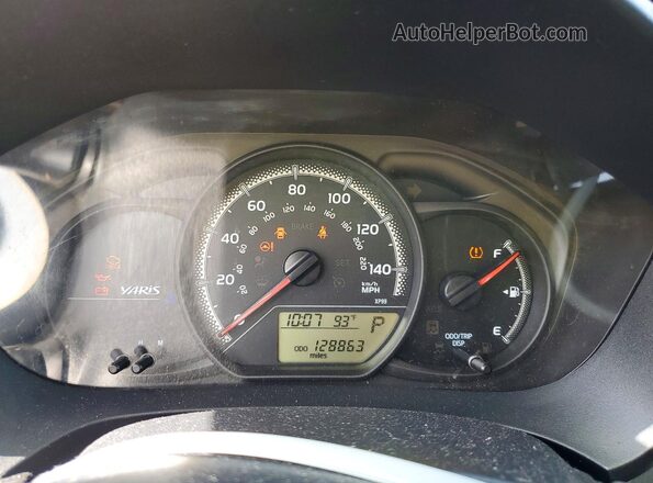 VNKKTUD37GA063717 2016 TOYOTA YARIS Silver Սարքավորումների վահանակի տեսք