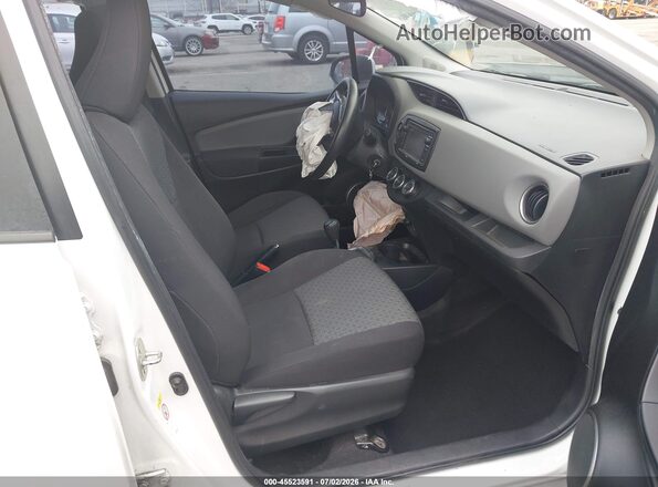 VNKKTUD37HA072211 2017 TOYOTA YARIS Белый Вид салона спереди