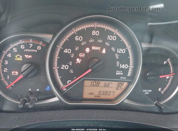 VNKKTUD37HA072211 2017 TOYOTA YARIS Белый Вид задних сидений