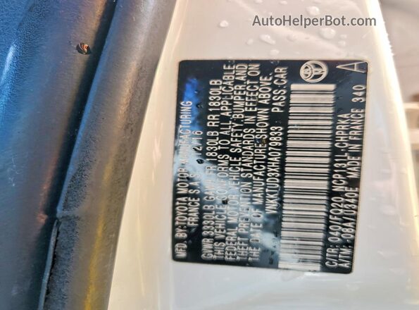 VNKKTUD3XHA079833 2017 TOYOTA YARIS White Շարժիչի բաժամունքի տեսք