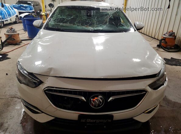 W04GL6SX2J1144187 2018 BUICK REGAL White Widok z przodu